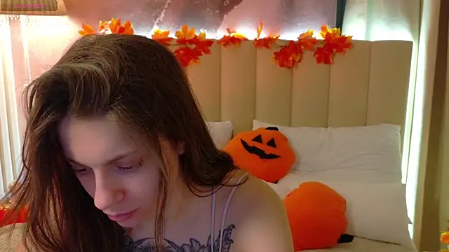 Snapshot of Eille_Elfie chatting on October 23, 4:45 am Eille Elfie online show from October 23, 4:45 am