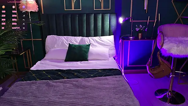 Snapshot of Eille_Elfie chatting on November 14, 6:23 am Eille Elfie online show from November 14, 6:23 am