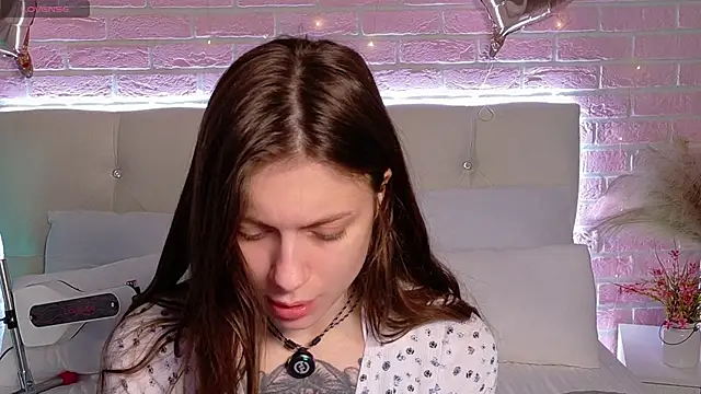 Snapshot of Eille_Elfie chatting on November 20, 4:45 am Eille Elfie online show from November 20, 4:45 am