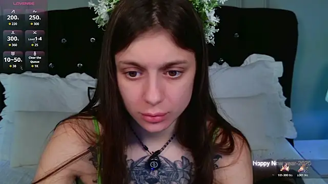 Snapshot of Eille_Elfie chatting on December 4, 5:06 am Eille Elfie online show from December 4, 5:06 am