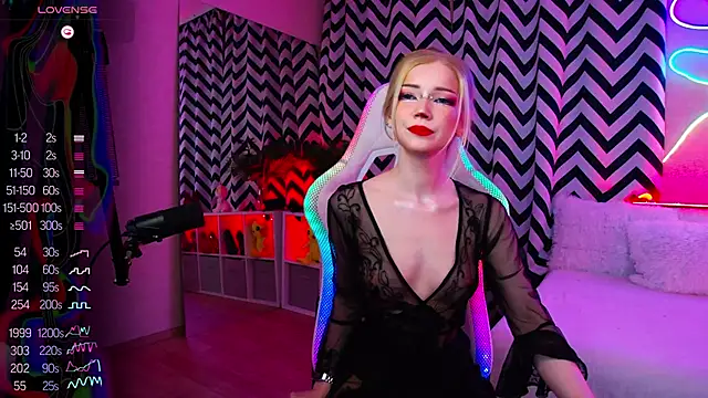 Snapshot of Misamane chatting on December 7, 12:45 pm Misamane online show from December 7, 12:45 pm