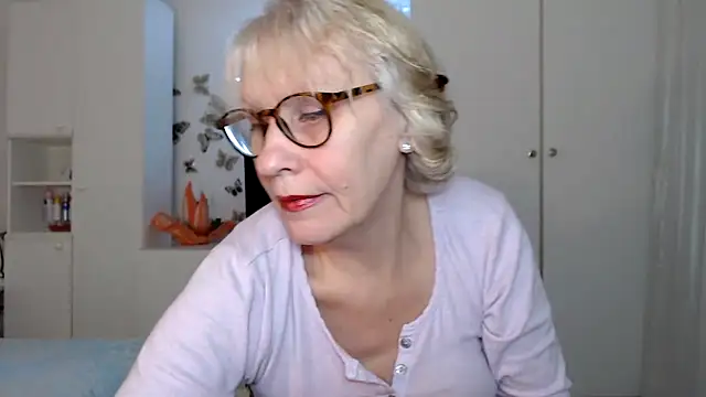 Ghertrude52 online show from February 11, 4:44 am