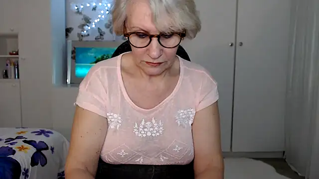 Ghertrude52 online show from March 4, 7:41 am