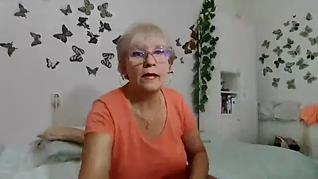 Ghertrude52 online show from September 16, 3:07 am