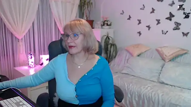 Ghertrude52 online show from November 15, 4:10 am