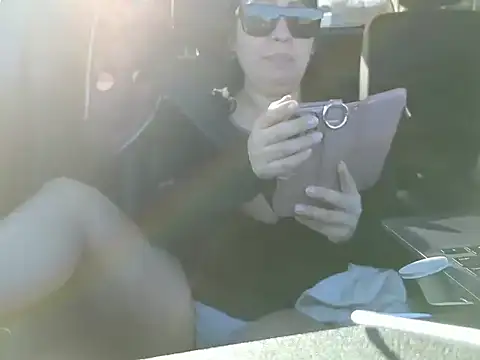 Snapshot of Foglove69 chatting on February 21, 10:00 pm Foglove69 online show from February 21, 10:00 pm