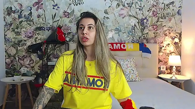 RoseDiamond06 online show from June 11, 2:59 pm