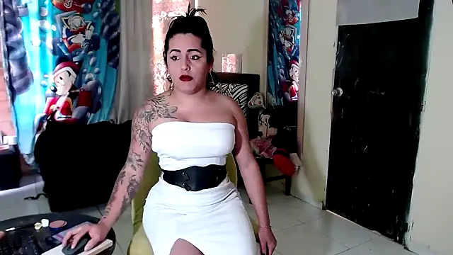 Snapshot of Sashaferrari2000 chatting on October 31, 1:01 pm Sashaferrari2000 online show from October 31, 1:01 pm