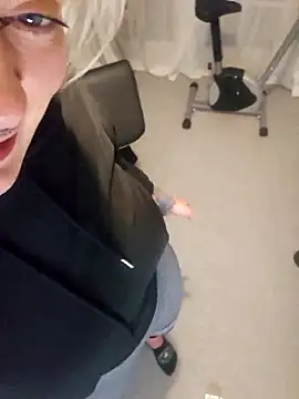 PinkTheHawk online show from January 13, 10:42 am