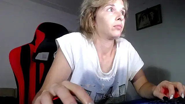 SexxyLety online show from September 15, 8:20 pm