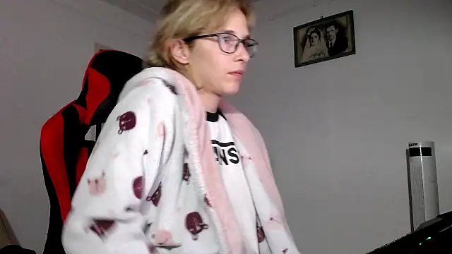 SexxyLety online show from September 24, 7:50 pm