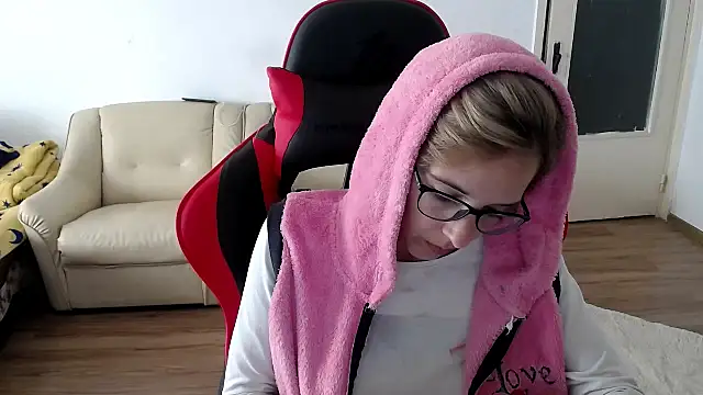 SexxyLety online show from September 27, 11:15 am