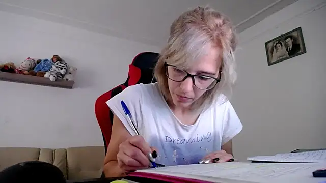 SexxyLety online show from October 6, 8:23 am