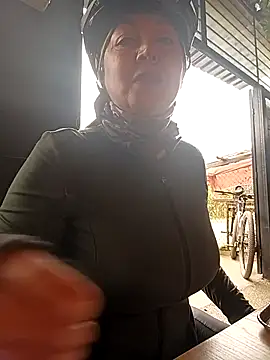 emma tour online show from October 3, 2:36 pm