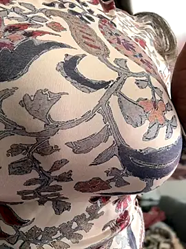 emma tour online show from November 15, 1:40 pm