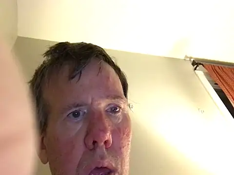 Snapshot of dw5pnc chatting on December 26, 4:21 am dw5pnc online show from December 26, 4:21 am