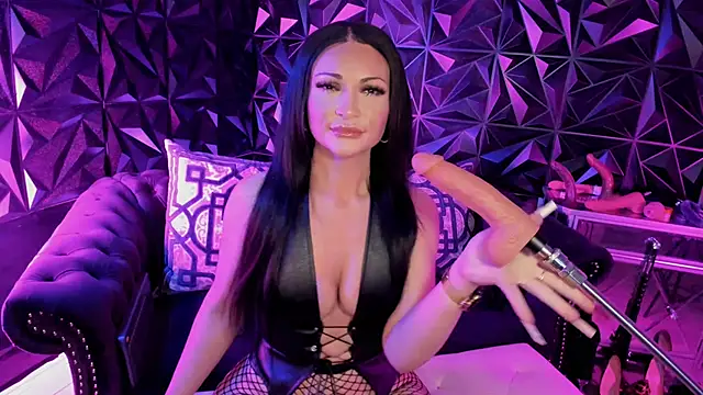 Snapshot of NatashaxoBangs chatting on December 16, 3:55 am NatashaxoBangs online show from December 16, 3:55 am