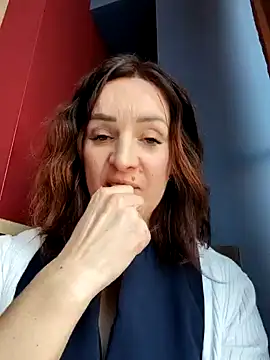 Snapshot of EvaXOAir chatting on December 21, 8:39 am EvaXOAir online show from December 21, 8:39 am