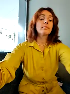 Snapshot of EvaXOAir chatting on September 18, 8:49 am EvaXOAir online show from September 18, 8:49 am