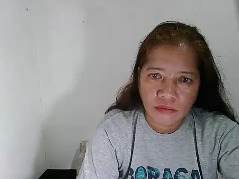 Snapshot of wethornypussy4u chatting on February 21, 8:05 pm wethornypussy4u online show from February 21, 8:05 pm