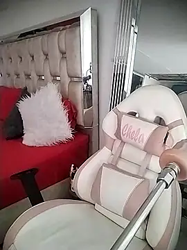 Snapshot of chelaqueen_ chatting on February 18, 8:16 pm chelaqueen online show from February 18, 8:16 pm