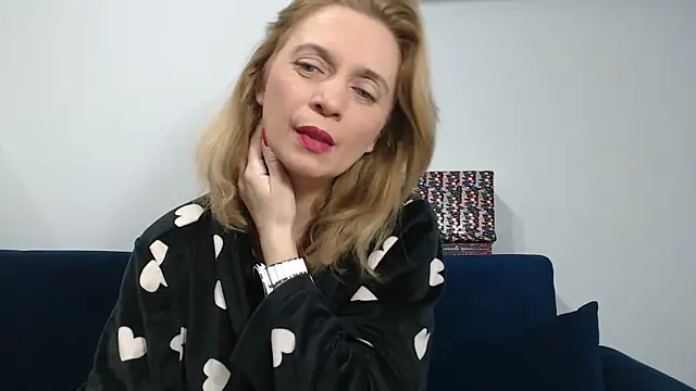 Snapshot of MysticCreature chatting on March 28, 4:12 am MysticCreature online show from March 28, 4:12 am