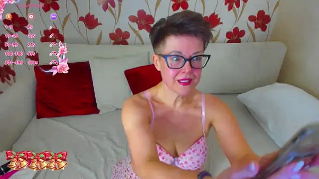 JennAlison online show from December 13, 12:50 pm