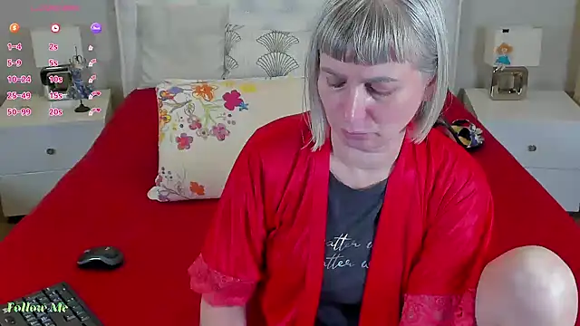 Snapshot of EvelinaX chatting on June 6, 9:08 pm EvelinaX online show from June 6, 9:08 pm