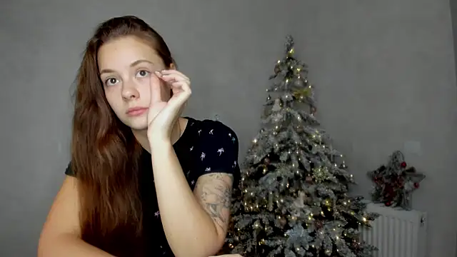 Snapshot of why_again_me chatting on December 27, 9:43 pm why again me online show from December 27, 9:43 pm