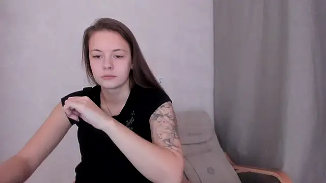 Snapshot of why_again_me chatting on February 2, 5:48 pm why again me online show from February 2, 5:48 pm