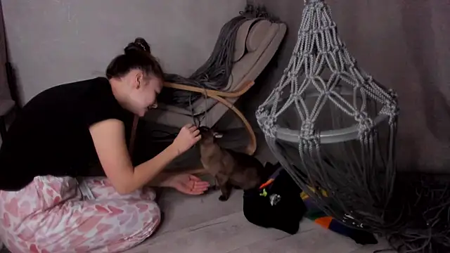 Snapshot of why_again_me chatting on February 22, 6:41 pm why again me online show from February 22, 6:41 pm