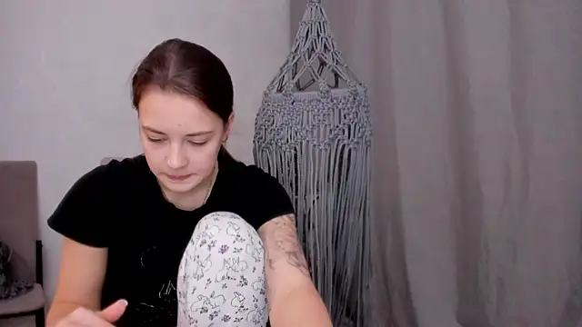 Snapshot of why_again_me chatting on March 5, 6:23 pm why again me online show from March 5, 6:23 pm