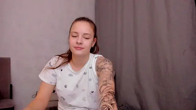 Snapshot of why_again_me chatting on March 11, 10:42 pm why again me online show from March 11, 10:42 pm