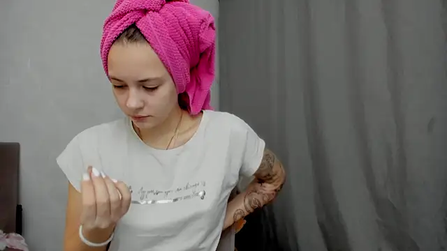 Snapshot of why_again_me chatting on March 17, 5:05 pm why again me online show from March 17, 5:05 pm