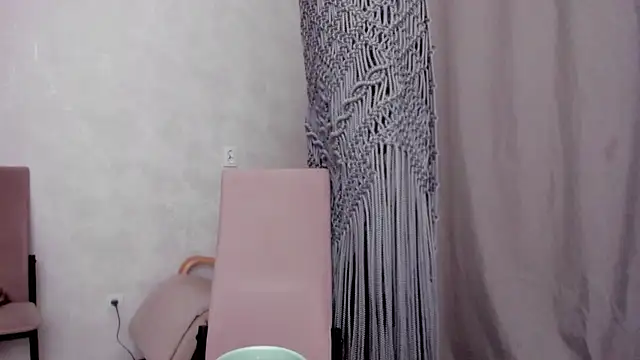 Snapshot of why_again_me chatting on March 22, 8:37 pm why again me online show from March 22, 8:37 pm