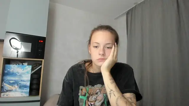 Snapshot of why_again_me chatting on September 13, 6:40 pm why again me online show from September 13, 6:40 pm