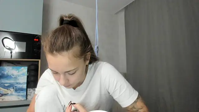 Snapshot of why_again_me chatting on September 27, 6:02 pm why again me online show from September 27, 6:02 pm