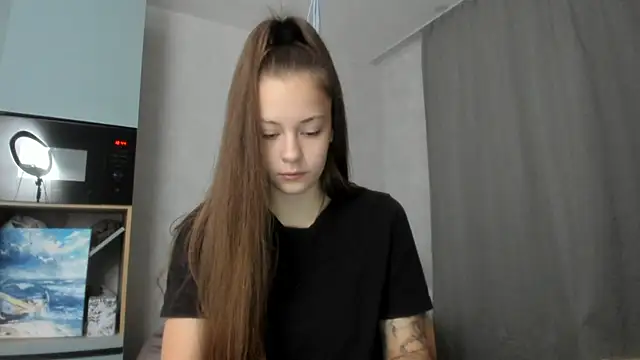 Snapshot of why_again_me chatting on October 10, 3:44 pm why again me online show from October 10, 3:44 pm