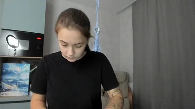 Snapshot of why_again_me chatting on October 16, 5:36 pm why again me online show from October 16, 5:36 pm