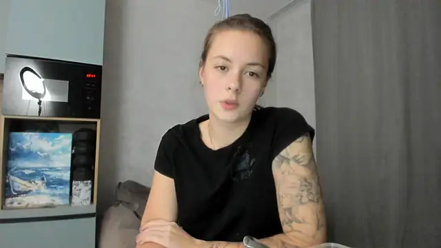 Snapshot of why_again_me chatting on October 29, 7:48 pm why again me online show from October 29, 7:48 pm