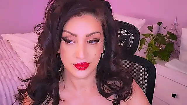 Snapshot of Wonderful_Woman chatting on February 25, 4:22 am Wonderful Woman online show from February 25, 4:22 am