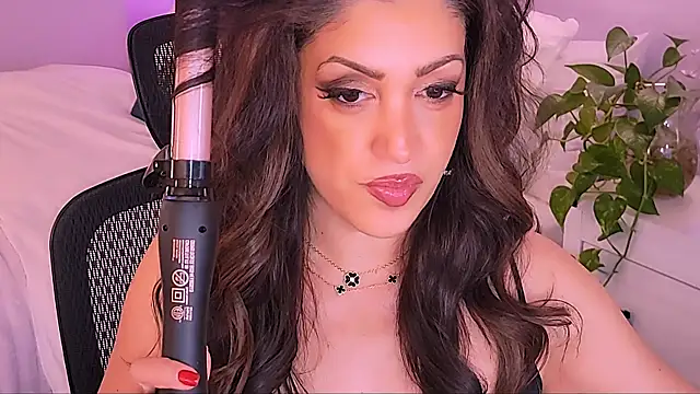 Snapshot of Wonderful_Woman chatting on March 24, 4:50 am Wonderful Woman online show from March 24, 4:50 am