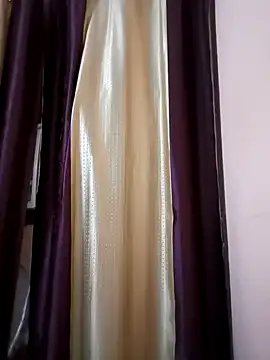 Snapshot of LadyloverSameer chatting on January 9, 2:11 am LadyloverSameer online show from January 9, 2:11 am