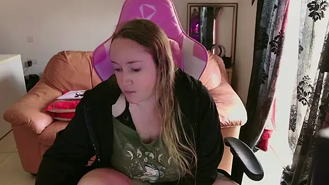 kisicaxx online show from February 12, 12:44 pm