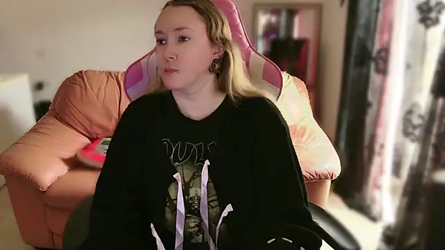 kisicaxx online show from February 15, 10:44 am