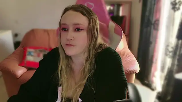 kisicaxx online show from February 17, 11:02 am