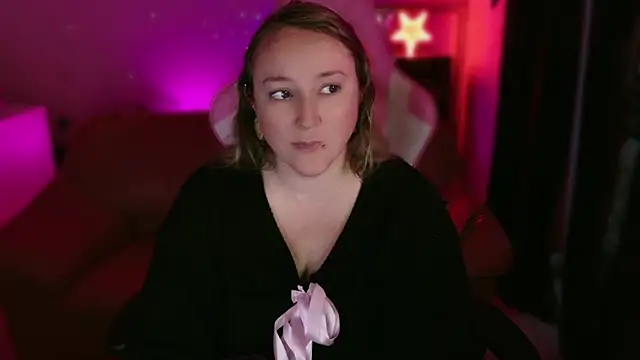 kisicaxx online show from February 25, 5:04 pm