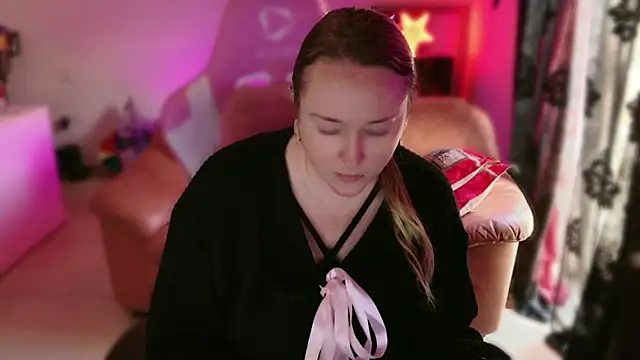 kisicaxx online show from March 4, 12:01 pm