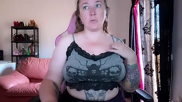 kisicaxx online show from September 22, 5:42 am