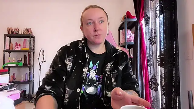 kisicaxx online show from December 5, 11:08 am